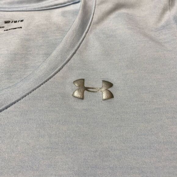 Under Armour Heatgear Tshirt Light Blue Womens Size Medium Loose Fit Athletic To - Picture 2 of 7